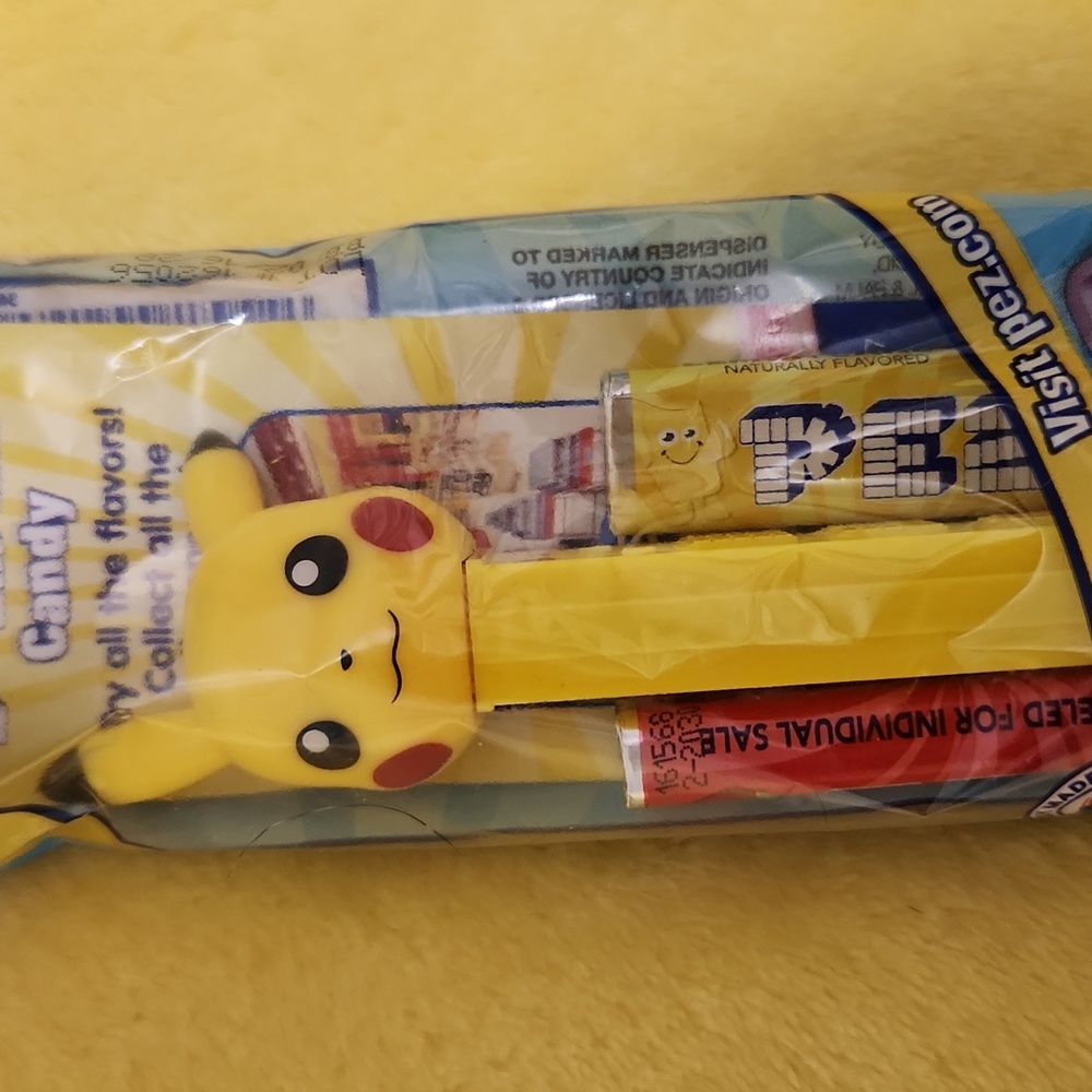 PIKACHU - Picture 2 of 4